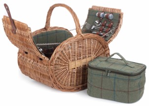 Oval 4 Person Green Tweed Hamper